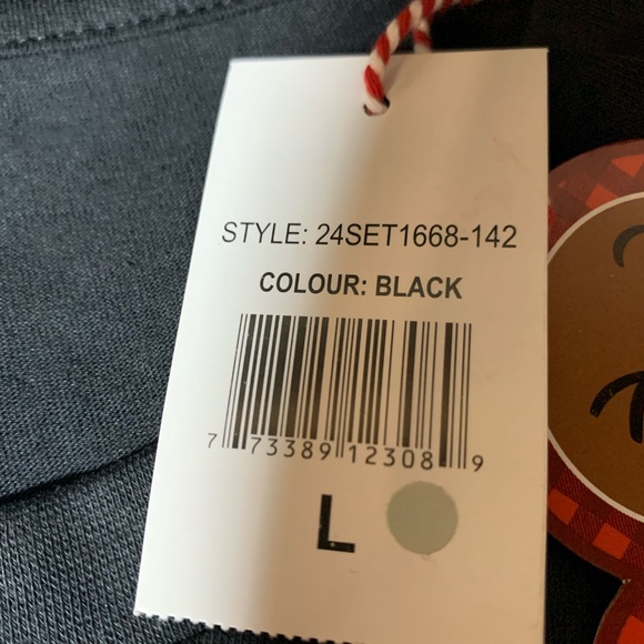 Dear Santa it wasn’t me Christmas T-shirt New NWT - Picture 3 of 6